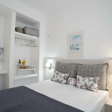 Homebase * Parikia (Paros)